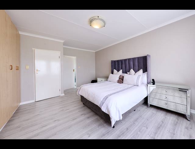 3 BEDROOM CLUSTER FOR SALE IN ERAND GARDENS
